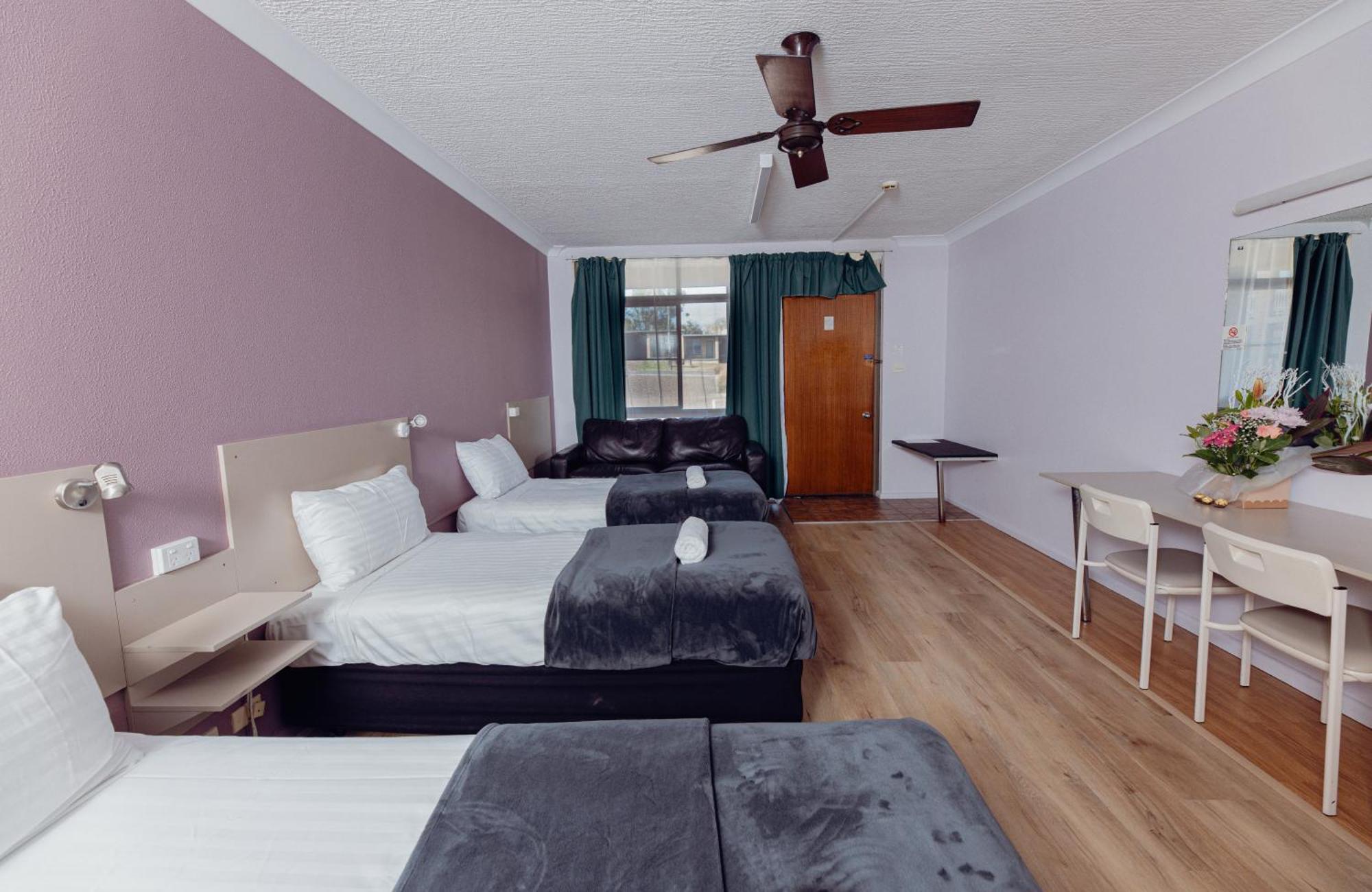 ססנוק Cumberland Motor Inn מראה חיצוני תמונה
