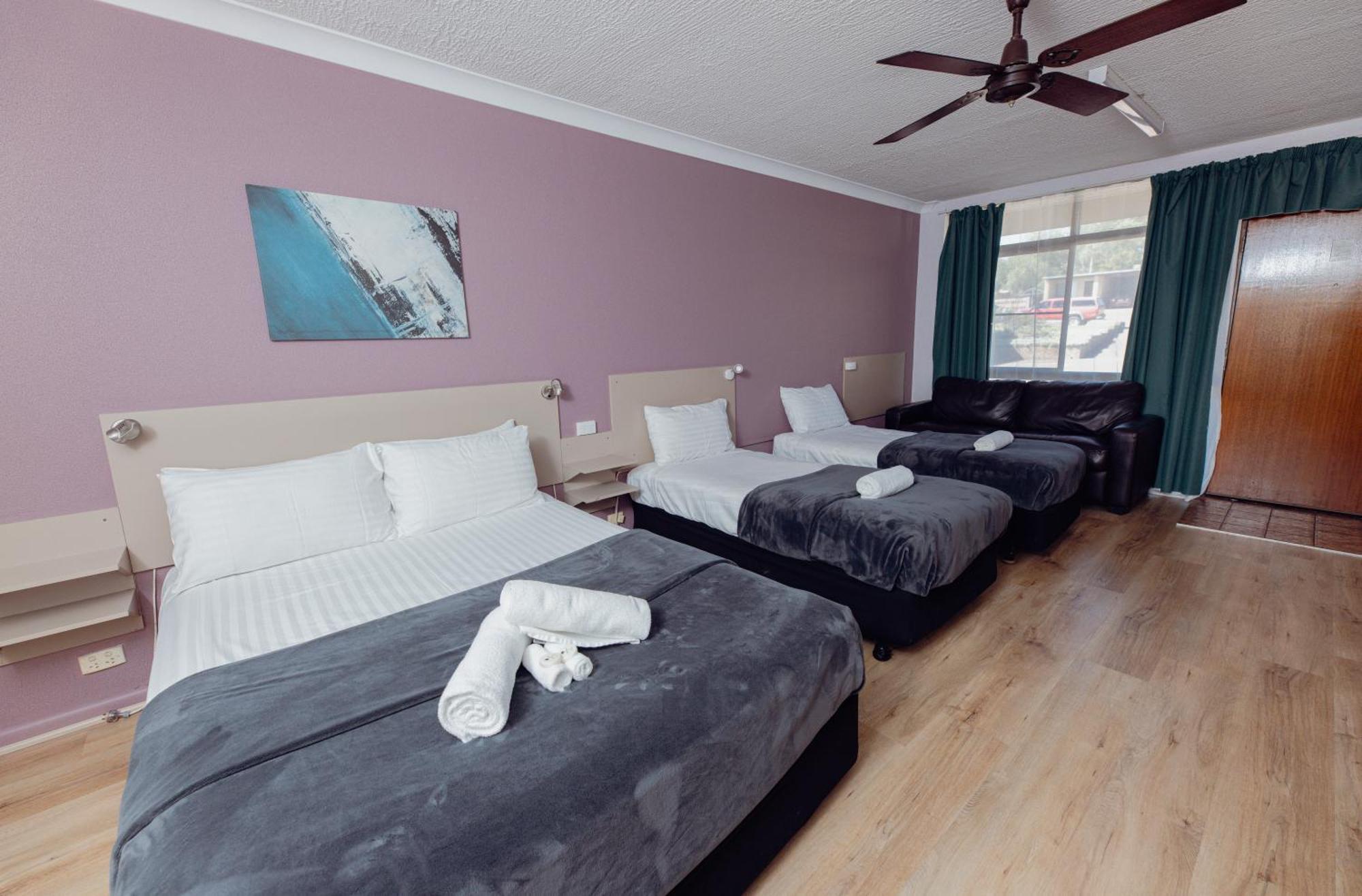 ססנוק Cumberland Motor Inn מראה חיצוני תמונה